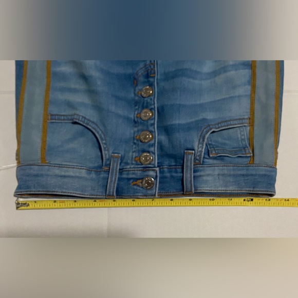 VERONICA BEARD | CAROLYN BABY BOOT TUXEDO STRIPE-Size:27/26” LIGHT WASH Blue - Picture 9 of 11